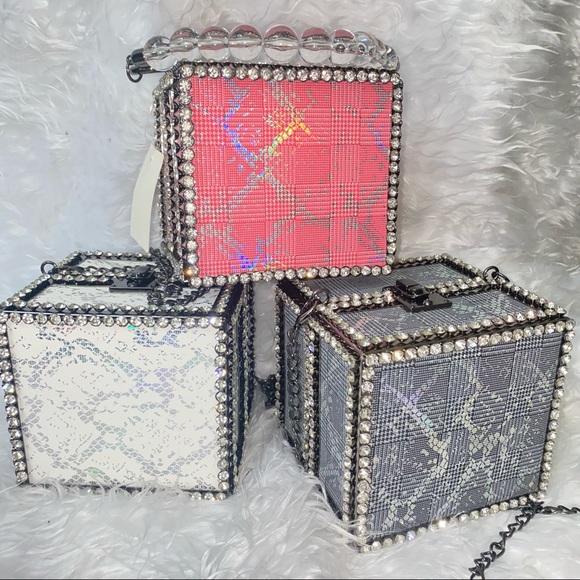 Cube Purse - Picture 3 of 12